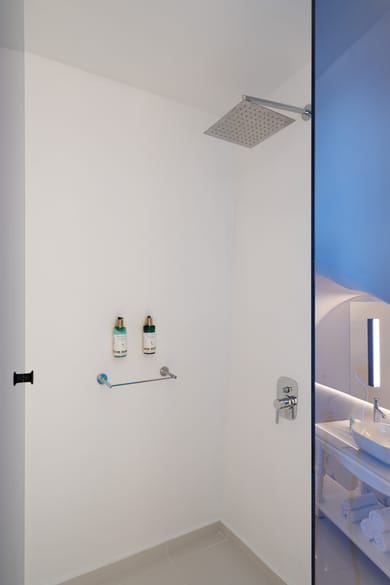 Villa Double Room open air jetted tub