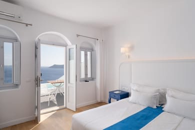Villa Double Room open air jetted tub