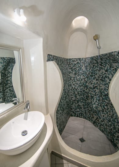 Honeymoon Cave Suite with Hot Tub and Sunset View