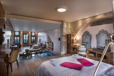 Superior Sea View Suite with Heated Plunge Pool and Balcony - 90 m²
