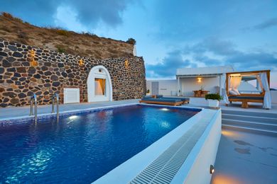 Honeymoon Villa with Heated Private Pool