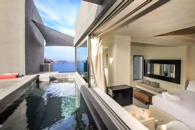 Deluxe Suite with Outdoor Hot Tub and Caldera View