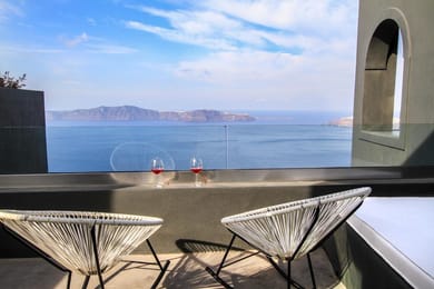 Deluxe Suite with Outdoor Hot Tub and Caldera View