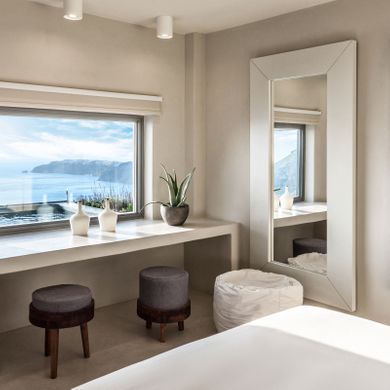 Deluxe Suite with Outdoor Hot Tub and Caldera View