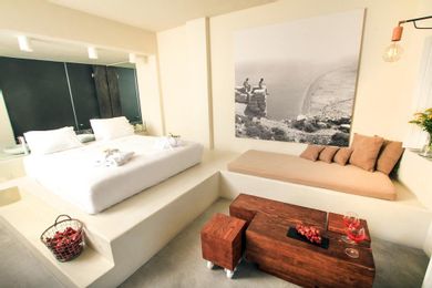 Superior Pool Suite with Caldera View