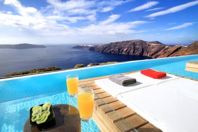 Superior Pool Suite with Caldera View
