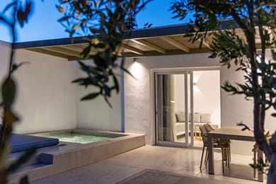 Triantaros Deluxe Apartment