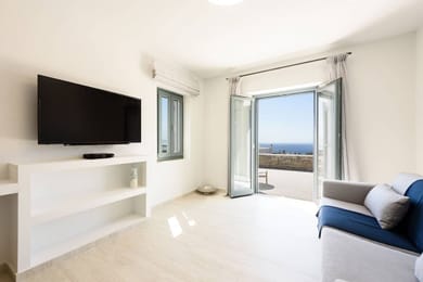 Whites Suite with Sea View