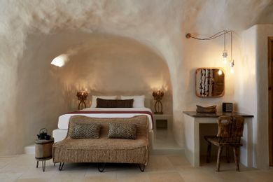 Nykteri Deluxe Suite with heated indoor cave pool