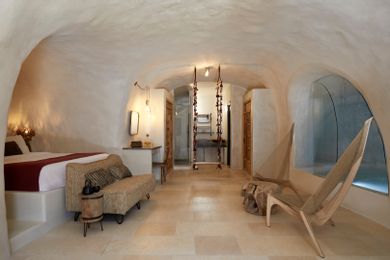 Nykteri Deluxe Suite with heated indoor cave pool