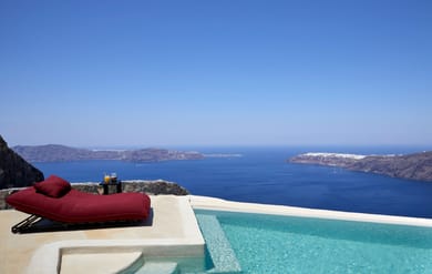 Cavalieros Honeymoon Villa with heated pool and caldera view