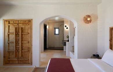 Cavalieros Honeymoon Villa with heated pool and caldera view