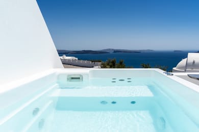 Blue Horizon Villa with Outdoor Plunge Pool with Sea & Caldera View