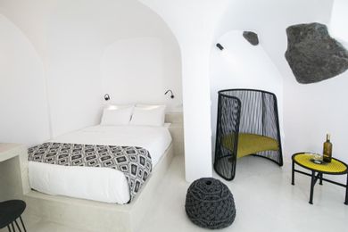 Cozy Nest Villa With Indoor Jacuzzi & Caldera View