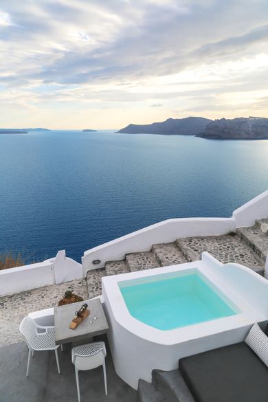Mystic Luxury Villa with Outdoor Plunge Pool with Sea & Caldera View