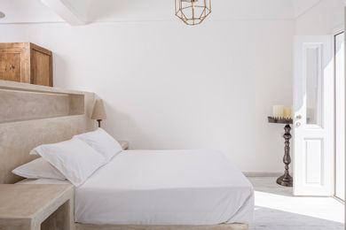Pure Bliss Villa with Outdoor Jacuzzi Tub with Sea & Caldera View