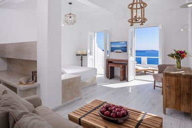 Pure Bliss Villa with Outdoor Jacuzzi Tub with Sea & Caldera View