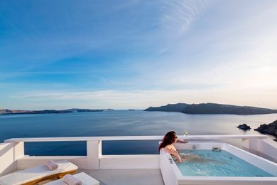 Pure Bliss Villa with Outdoor Jacuzzi Tub with Sea & Caldera View