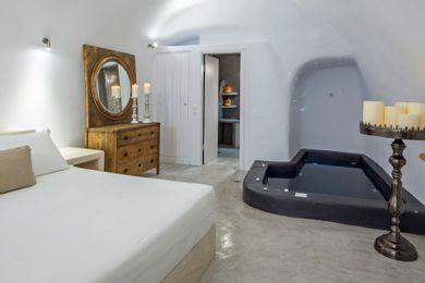 Aegean Magic Villa with Indoor & Outdoor Plunge Pool with Sea & Caldera View