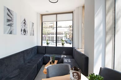 White Luxury Rooms - Image 4