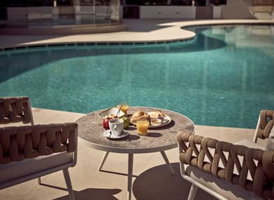 Windmill Bay Hotel - Image 4