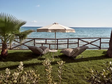 Windmill Bay Hotel - Image 7