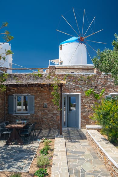 The Superior family apartment with garden and sea view