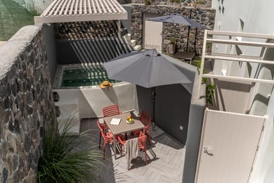 Wine & Yard Caves - Image 3