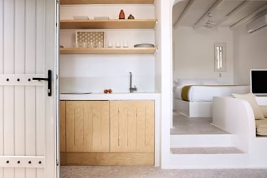 Wise Luxury Suites - Image 4