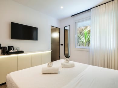 Triple Room Hidden Gem | 106