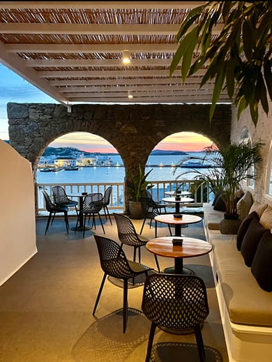 Yalos Hotel Sunset View - Image 2