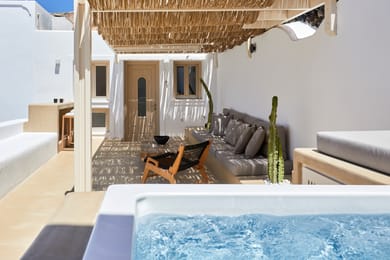 Honeymoon Suite with Outdoor Heated Plunge Pool
