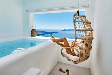 Honeymoon Suite with Indoor Heated Jacuzzi
