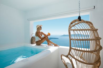 Honeymoon Suite with Indoor Heated Jacuzzi