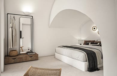 Brand New Suites located in Oia - You and Me Suites Oia
