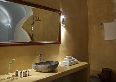 Honeymoon Suite with external private Jacuzzi