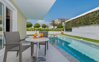 Premium Room Swim Up