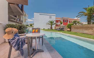 Premium Room Swim Up