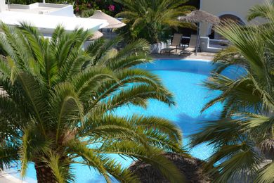 Zephyros Hotel Santorini - Image 4