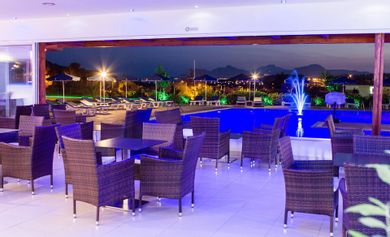 Zoes Hotel - Image 3