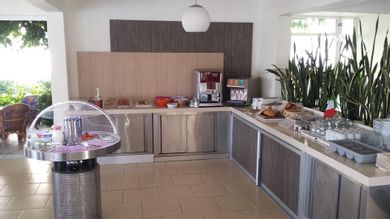 Zoes Hotel - Image 7