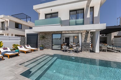 Book direct and Benefit Free Transfers & Member Discounts