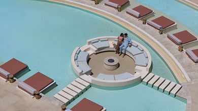 A Luxurious Summer Finale!