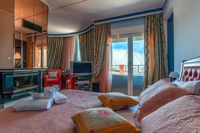 1 Night Free!