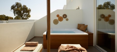 Junior Suite with open-air whirlpool