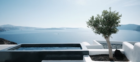 Honeymoon Suite with Outdoor Hot Tub & Caldera View