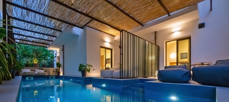 Swim-up Family Suite w/ Kitchen & Balcony