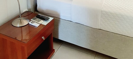 Queen Bed Sea & Mountain View