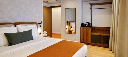Deluxe Signature Room with City View