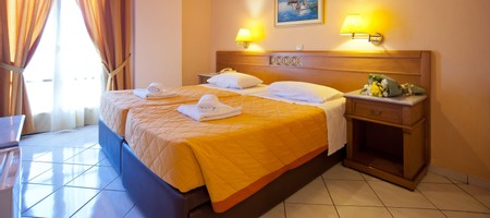 Double or Twin Room with Street View